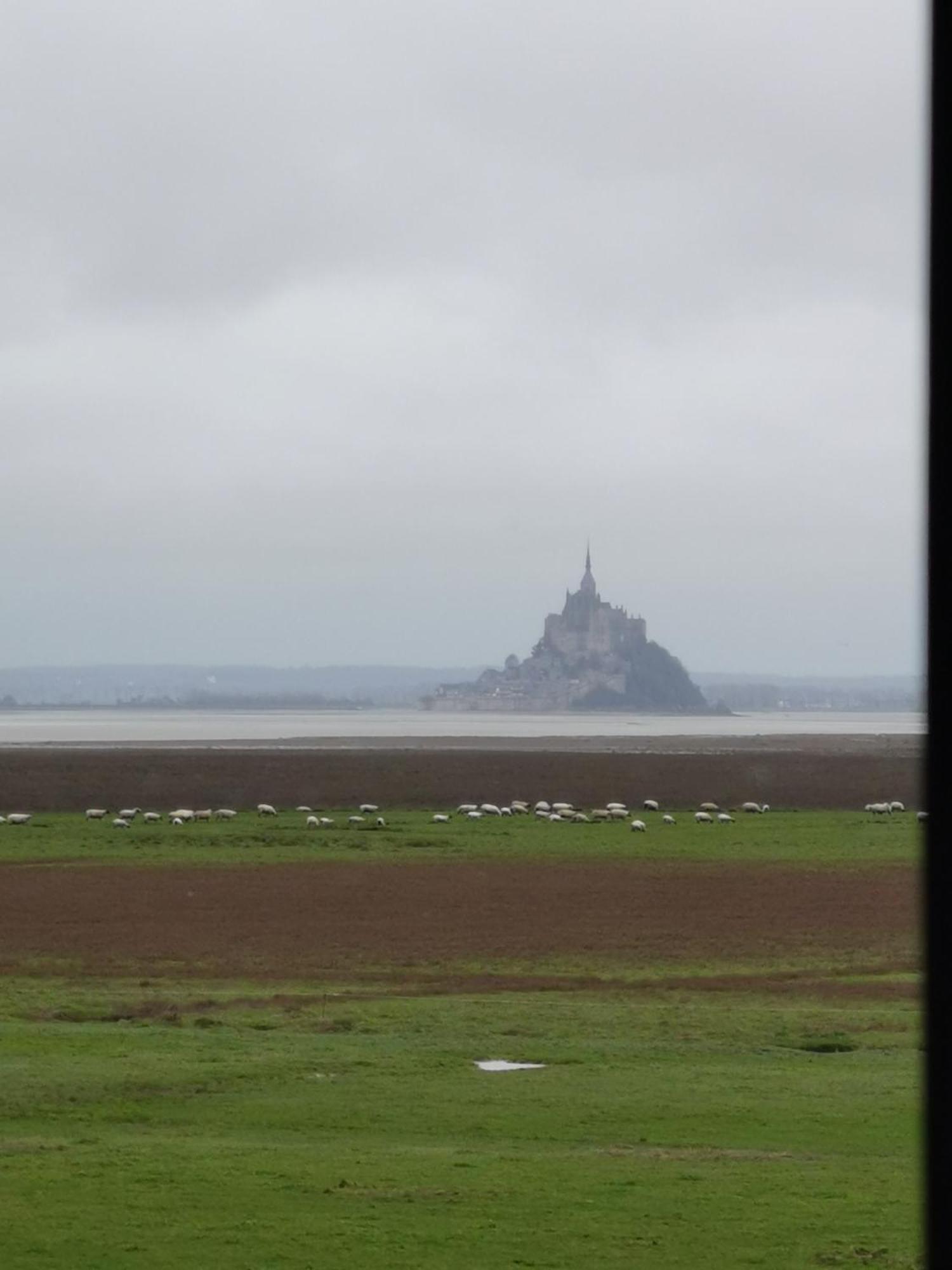 Entre Mont St Michel Et Merveille Vains Экстерьер фото