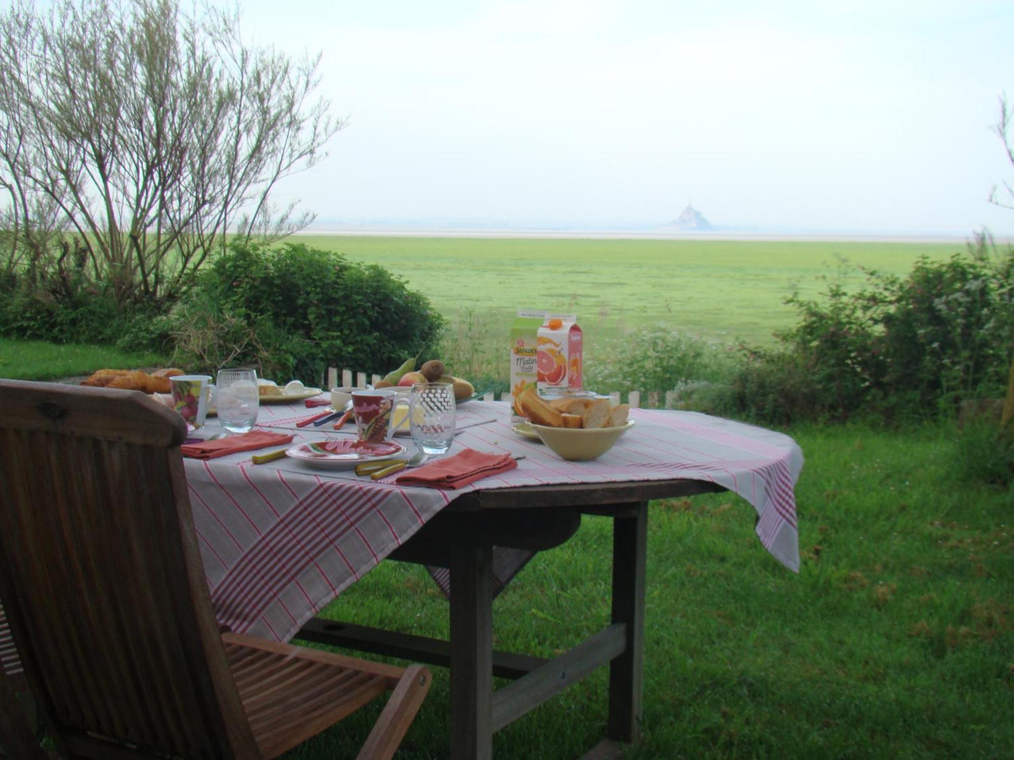 Entre Mont St Michel Et Merveille Vains Экстерьер фото